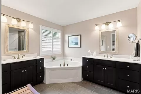Bath - 71 Grace Rose Ct, Eureka, MO 63025 photo 2 of 6