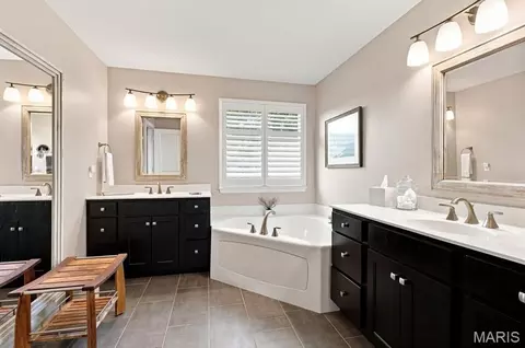 Bath - 71 Grace Rose Ct, Eureka, MO 63025 photo 4 of 6
