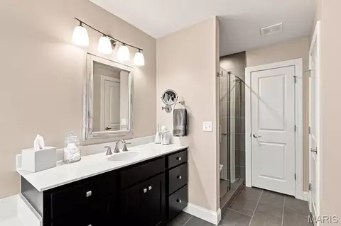 Bath - 71 Grace Rose Ct, Eureka, MO 63025 photo 1 of 6