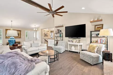 Living - 71 Grace Rose Ct, Eureka, MO 63025 photo 4 of 4