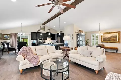 Living - 71 Grace Rose Ct, Eureka, MO 63025 photo 3 of 4