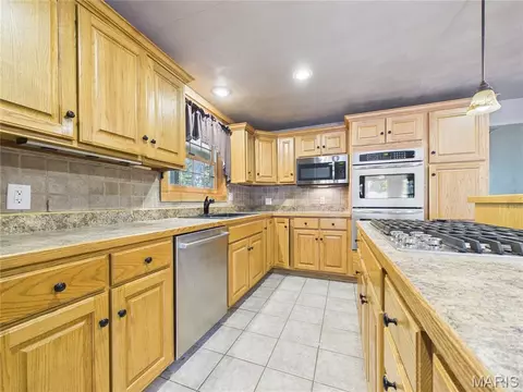 Kitchen - 331 Pine Log Ln, Jackson, MO 63755 photo 2 of 2