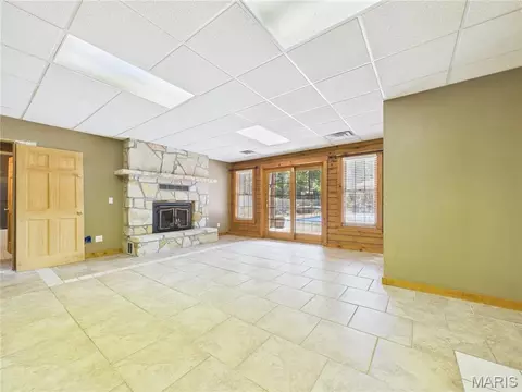 Living - 331 Pine Log Ln, Jackson, MO 63755 photo 7 of 8