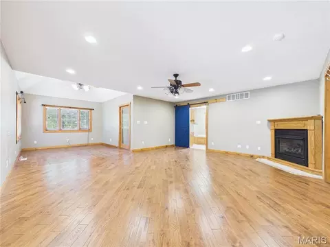 Living - 331 Pine Log Ln, Jackson, MO 63755 photo 3 of 8