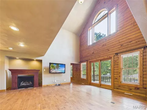 Living - 331 Pine Log Ln, Jackson, MO 63755 photo 1 of 8