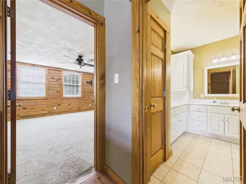 Entry Way - 331 Pine Log Ln, Jackson, MO 63755 photo 7 of 9