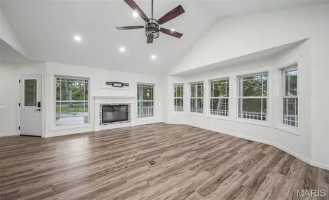 Living - 13355 County Road 3240, Rolla, MO 65401 photo 2 of 3