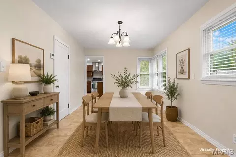 Dining - 1420 E 8th, Washington, MO 63090 photo 1 of 2