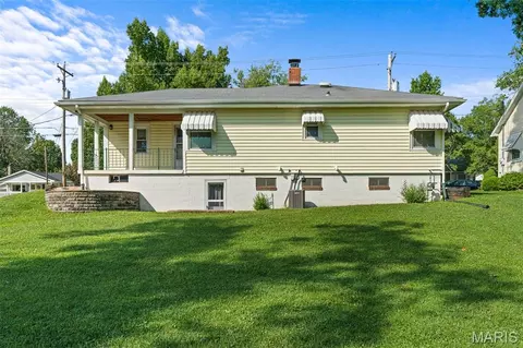 Exterior - 1420 E 8th, Washington, MO 63090 photo 1 of 3