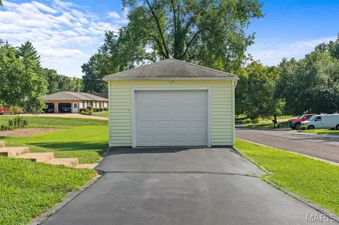 Other - 1420 E 8th, Washington, MO 63090 photo 2 of 10