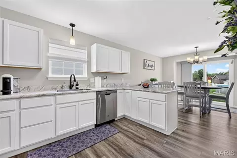 Kitchen - 475 Cass Dr, Troy, MO 63379 photo 6 of 6