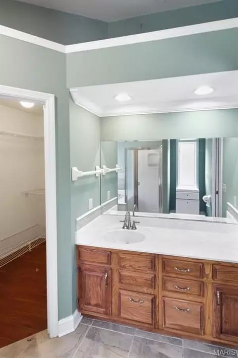 Bath - 308 Deep Woods Dr, Saint Clair, MO 63077 photo 2 of 5