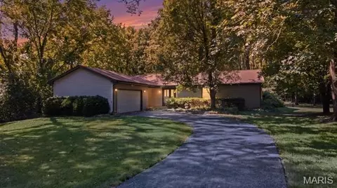 801 895 Coal Bank Rd, Saint Louis, MO 63138