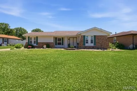 3232 Newell Dr, Granite City, IL 62040
