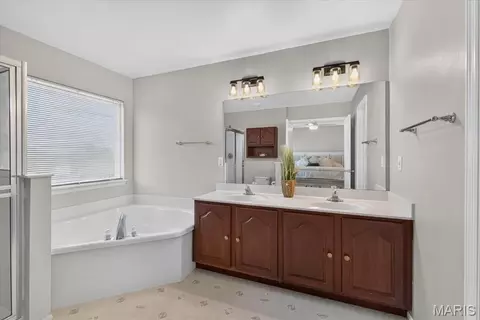 Bath - 3421 Green Forest Ct, Arnold, MO 63010 photo 2 of 5