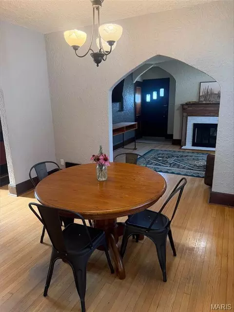 Dining - 422 Stark Blvd, Hermann, MO 65041 photo 2 of 2