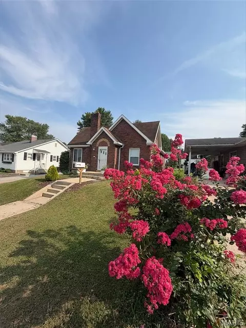 Exterior - 422 Stark Blvd, Hermann, MO 65041 photo 4 of 12
