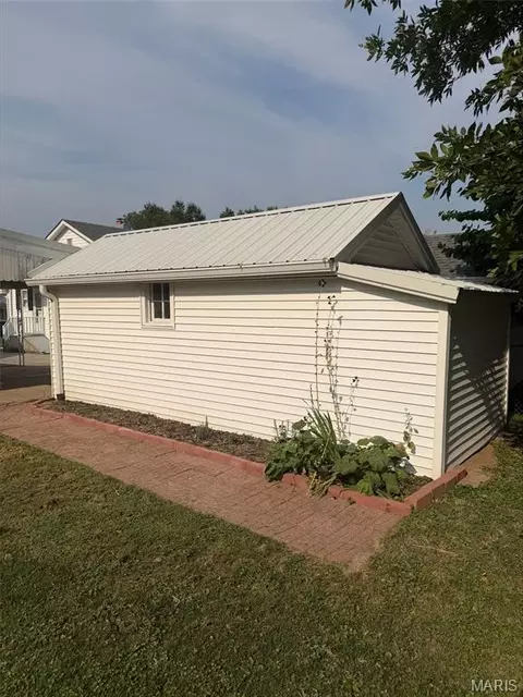 Exterior - 422 Stark Blvd, Hermann, MO 65041 photo 8 of 12