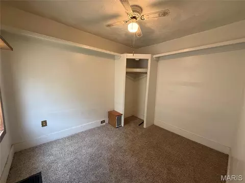 Bedroom - 909 Bluff St, Hannibal, MO 63401 photo 4 of 7
