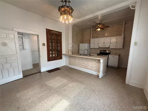 Other - 909 Bluff St, Hannibal, MO 63401 photo 4 of 5
