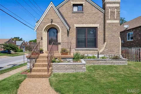 5757 Mardel Ave, Saint Louis, MO 63109