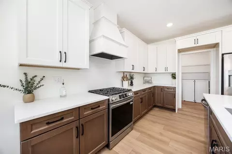 Kitchen - 3706 Thicket Dr, Shiloh, IL 62221 photo 3 of 8