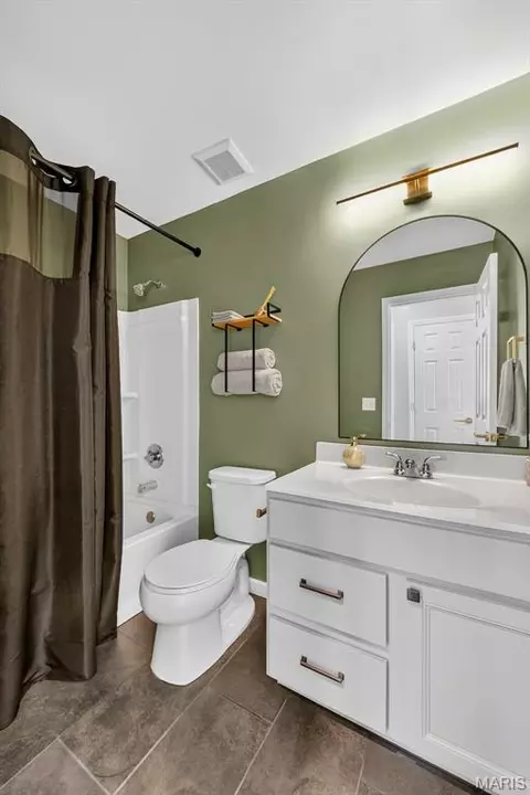 Bath - 2211 Eagle River Dr, O'fallon, MO 63366 photo 4 of 5