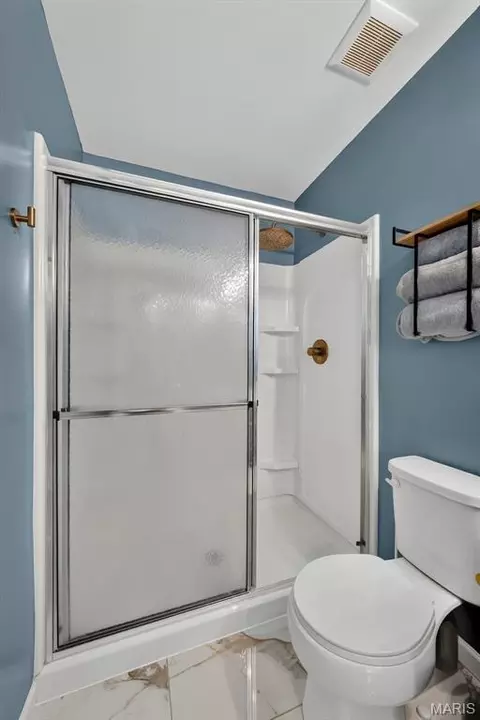 Bath - 2211 Eagle River Dr, O'fallon, MO 63366 photo 3 of 5