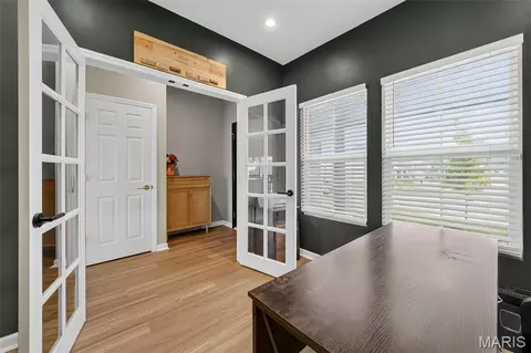 Entry Way - 2211 Eagle River Dr, O'fallon, MO 63366 photo 2 of 4