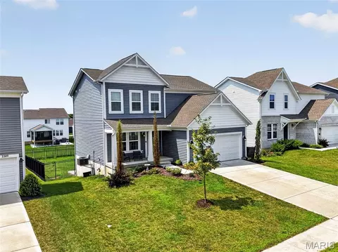 Exterior - 2211 Eagle River Dr, O'fallon, MO 63366 photo 3 of 15
