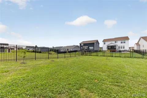 Exterior - 2211 Eagle River Dr, O'fallon, MO 63366 photo 11 of 15
