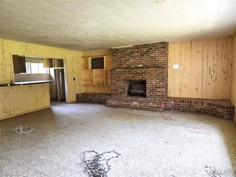 Living - 925 Brown Ln, Kennett, MO 63857 photo 1 of 5