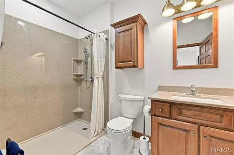 Bath - 20 Stearman Ct, Troy, MO 63379 photo 1 of 5
