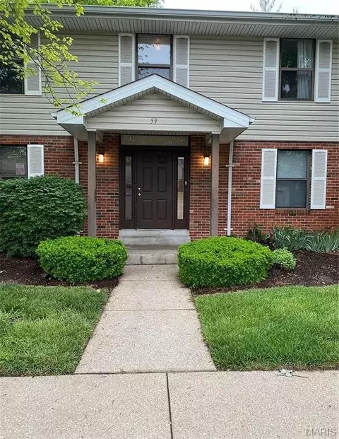 2042 New Sun Dr, Florissant, MO 63031