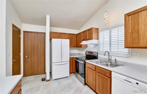 Kitchen - 1416 Apple Rdg, Arnold, MO 63010 photo 5 of 9