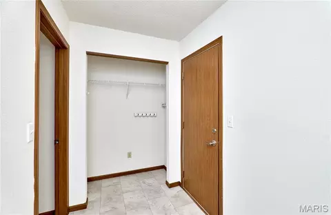 Entry Way - 1416 Apple Rdg, Arnold, MO 63010 photo 2 of 2