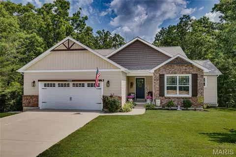 466 Champs Elysees Dr, Bonne Terre, MO 63628