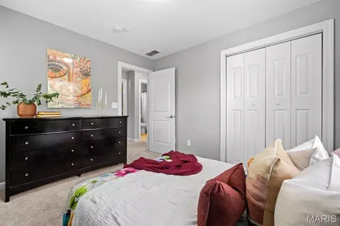 Bedroom - 262 Joyce Ct, Ballwin, MO 63021 photo 4 of 6