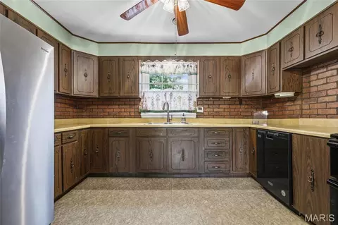 Kitchen - 5 Anthony Ct, Arnold, MO 63010 photo 4 of 6
