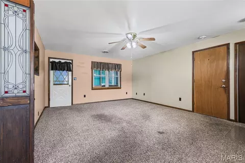 Living - 5 Anthony Ct, Arnold, MO 63010 photo 11 of 13