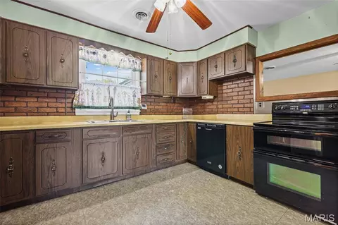 Kitchen - 5 Anthony Ct, Arnold, MO 63010 photo 3 of 6