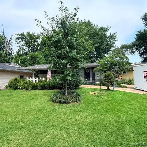 10315 Durness Dr, Saint Louis, MO 63137