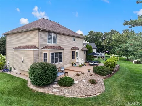 Exterior - 307 Camilla Dr, O'fallon, MO 63366 photo 3 of 6