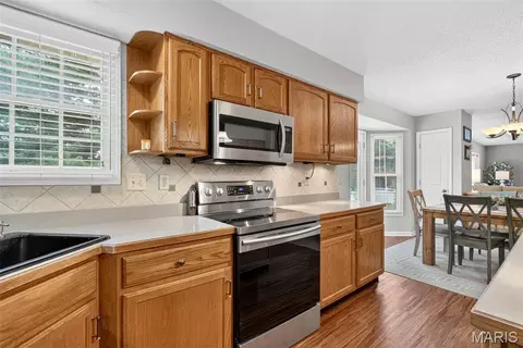 Kitchen - 307 Camilla Dr, O'fallon, MO 63366 photo 3 of 4