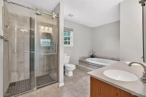 Bath - 307 Camilla Dr, O'fallon, MO 63366 photo 2 of 4