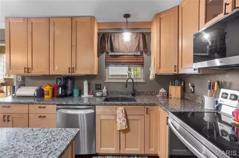 Kitchen - 280 Carmel Woods Dr, Ballwin, MO 63021 photo 3 of 3
