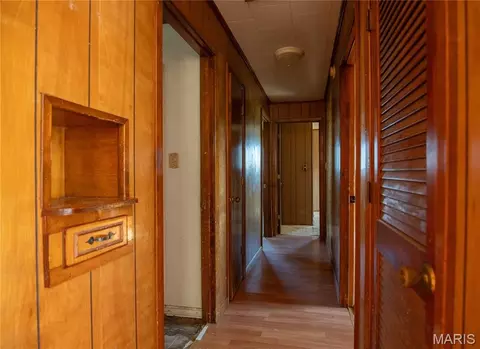 Entry Way - 405 N Walker Ave, Gideon, MO 63848 photo 1 of 1