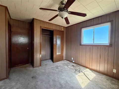 Bedroom - 405 N Walker Ave, Gideon, MO 63848 photo 5 of 5