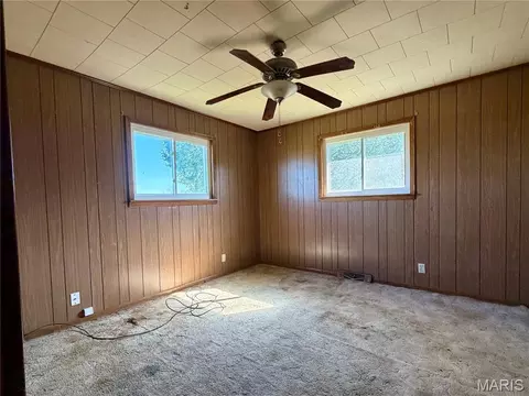 Bedroom - 405 N Walker Ave, Gideon, MO 63848 photo 4 of 5