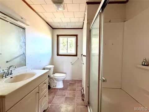 Bath - 405 N Walker Ave, Gideon, MO 63848 photo 1 of 1